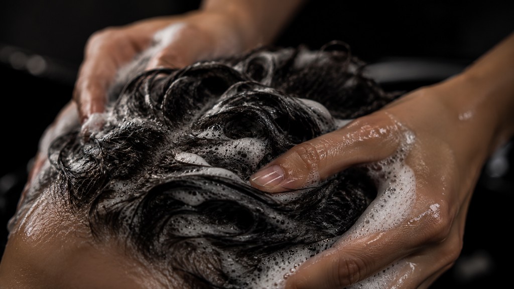 Haare waschen und pflegen im Salon